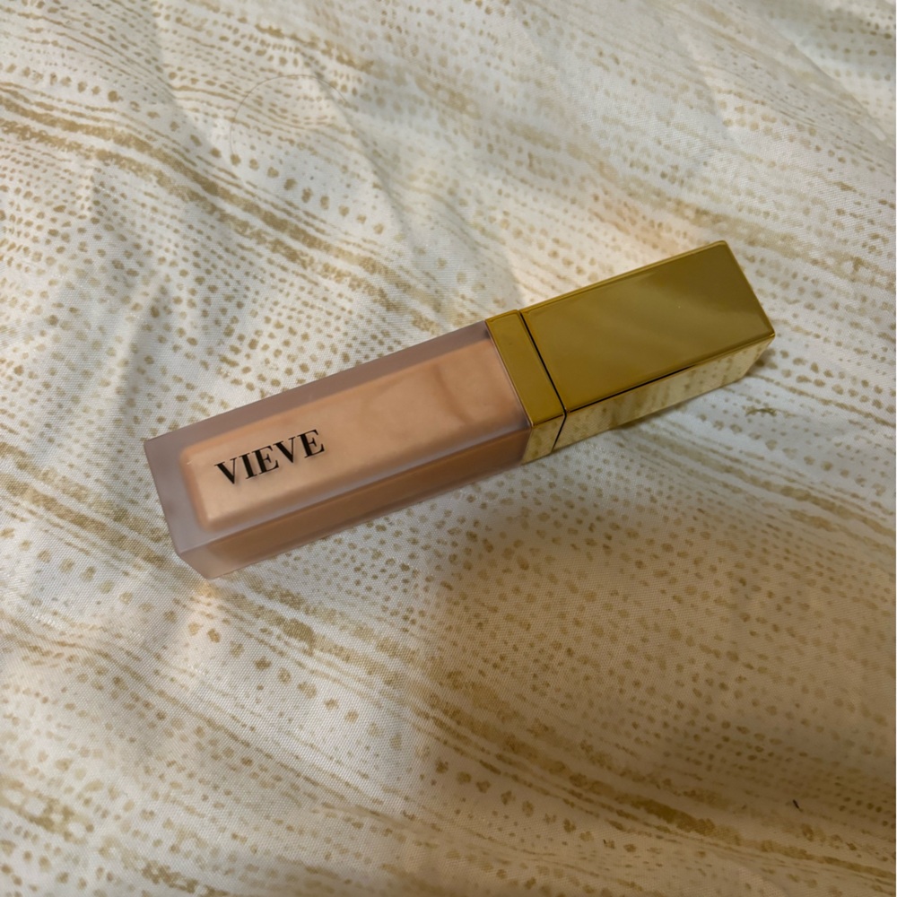Nova glow liquid light Vieve brand new liquid highlighter